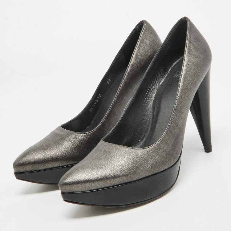 Pre Owned Stuart Weitzman Metallic Grey Leather Platform Pumps Size 38