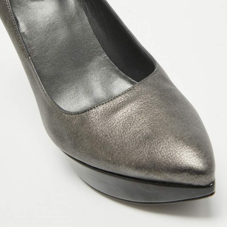 Pre Owned Stuart Weitzman Metallic Grey Leather Platform Pumps Size 38