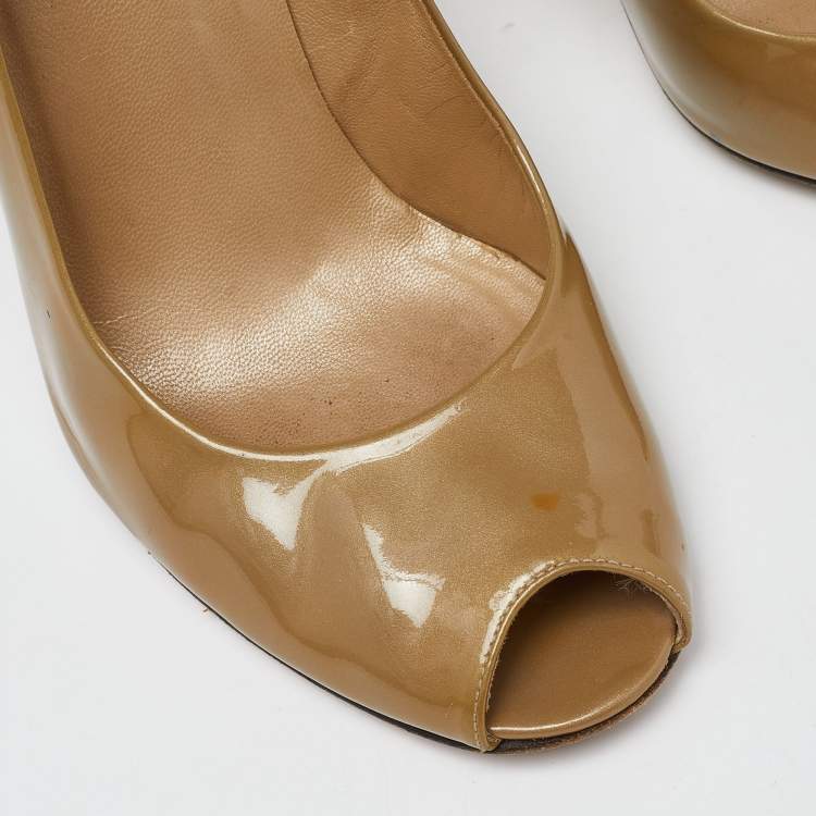 Pre Owned Stuart Weitzman Beige Patent Leather Peep Toe Pumps Size 41