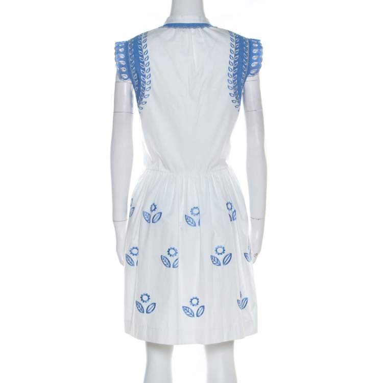 مملوكة مسبقًا Temperley London White and Blue Embroidered Cotton Scalloped Gilda Dress M