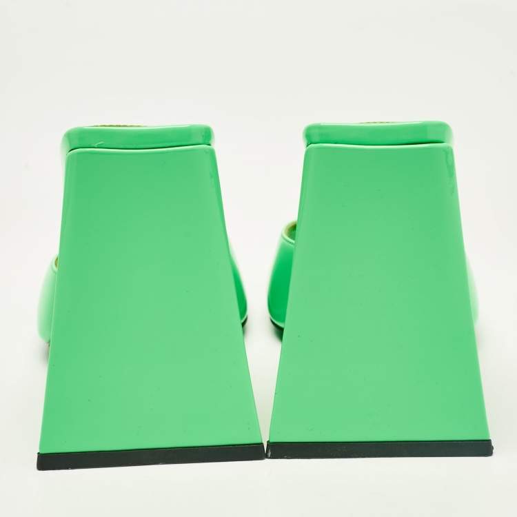 Pre Owned The Attico Neon Green Patent Leather Devon Slide Sandals Size 39