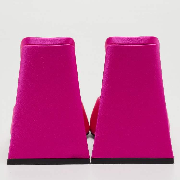 Pre Owned The Attico Pink Satin Devon Slide Size 40