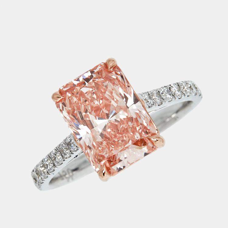مملوكة مسبقًا 3.40 cts Pink Radiant and Round Lab Grown Diamond 18k Two Tone Gold Ring Size 52
