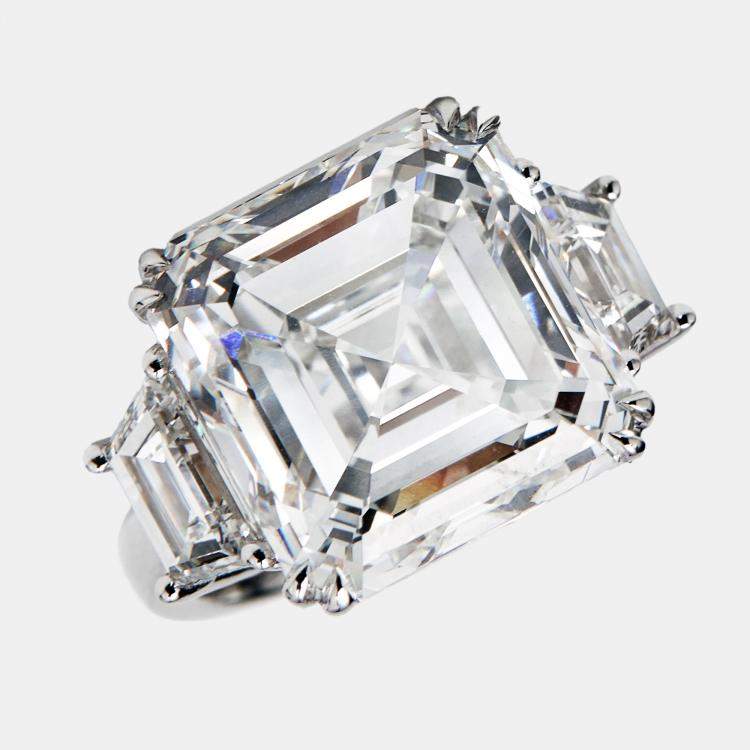 Pre Owned 18.50 cts Asscher Cut and Trapezoid Lab Grown Diamond 18k White Gold Ring Size 52