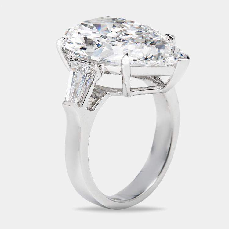 مملوكة مسبقًا 11.00 cts Pear Cut and Trapezoid Lab Grown Diamond 18k White Gold Ring Size 52