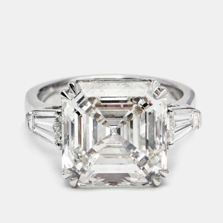 Pre Owned 11.00 cts Asscher Cut and Trapezoid Lab Grown Diamond 18k White Gold Ring Size 53