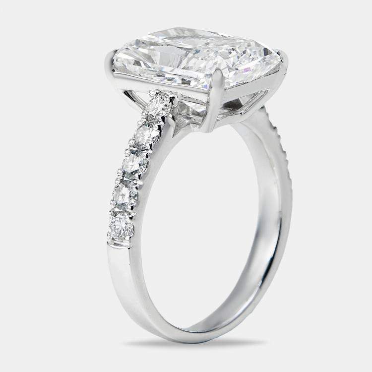 Pre Owned 5.50 cts Radiant and Round Lab Grown Diamond 18k White Gold Ring Size 51
