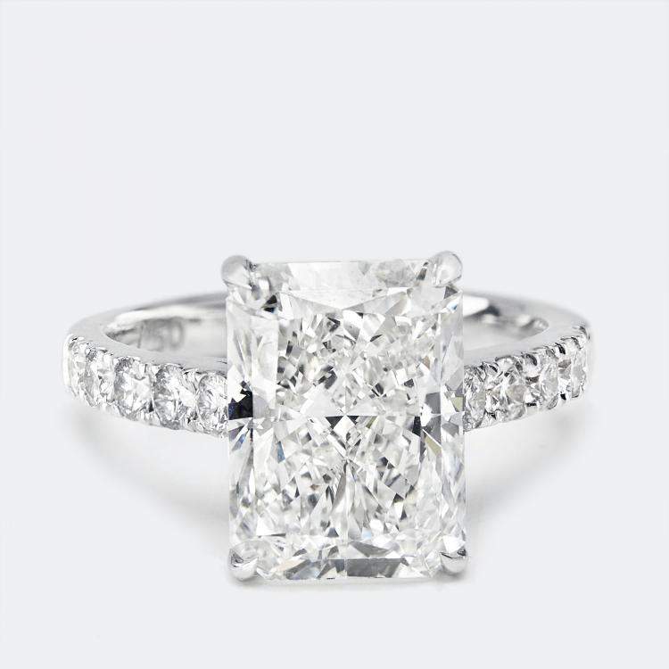 Pre Owned 5.50 cts Radiant and Round Lab Grown Diamond 18k White Gold Ring Size 51