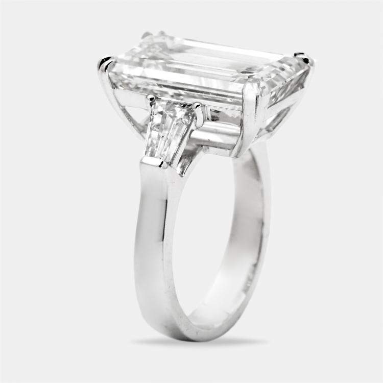 Pre Owned 10.50 cts Emerald Cut and Trapezoid Lab Grown Diamond 18k White Gold Ring Size 52