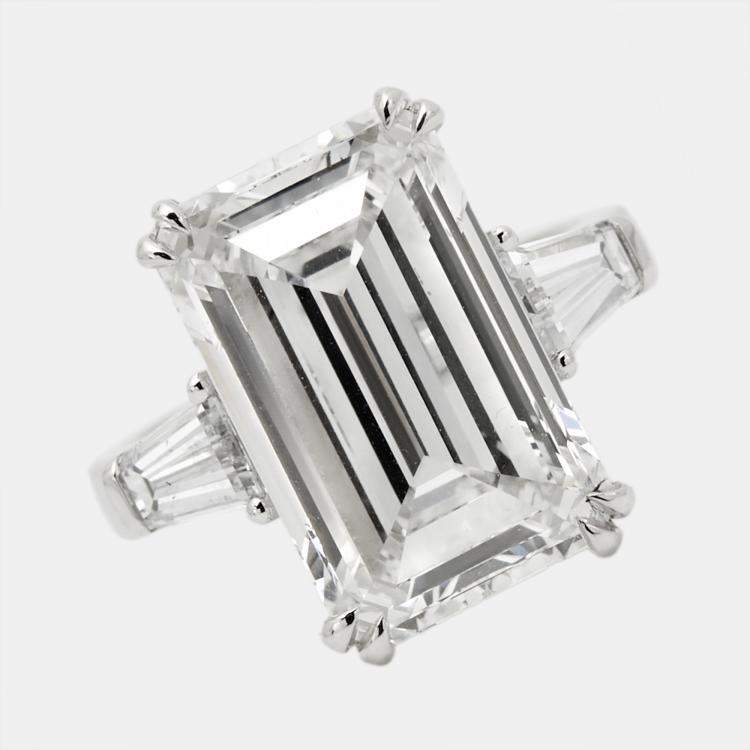 Pre Owned 10.50 cts Emerald Cut and Trapezoid Lab Grown Diamond 18k White Gold Ring Size 52