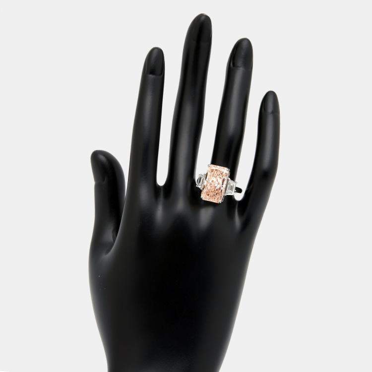 مملوكة مسبقًا 9.00 cts Orangish Pink Radiant Cut and Trapezoid Lab Grown Diamond 18k White Gold Ring Size 53