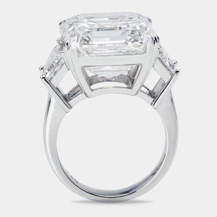 Pre Owned 18.50 cts Asscher Cut and Trapezoid Lab Grown Diamond 18k White Gold Ring Size 51