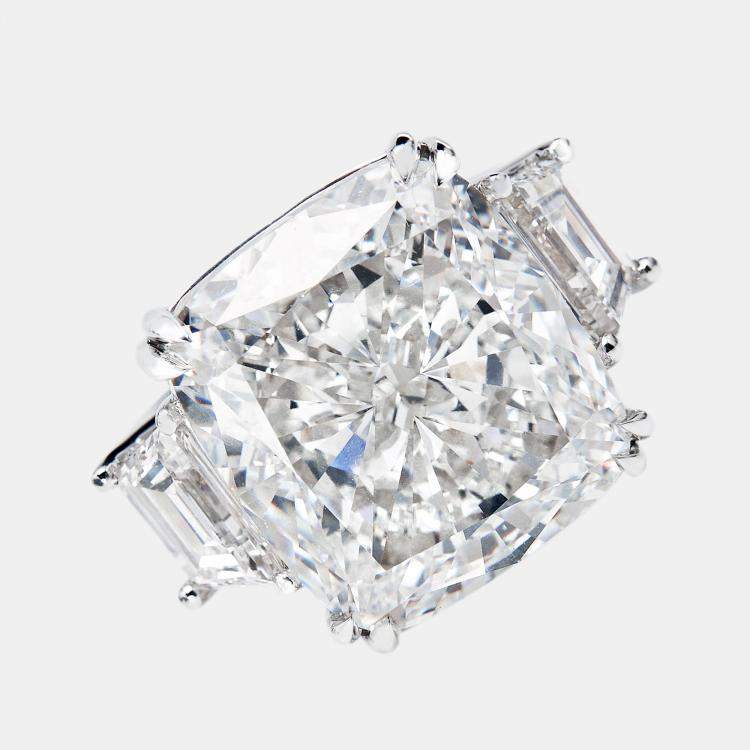 Pre Owned 22.00 cts Cushion Cut and Trapezoid Lab Grown Diamond 18k White Gold Ring Size 51