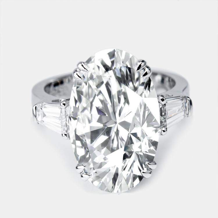 Pre Owned 11.00 cts Oval Cut and Trapezoid Lab Grown Diamond 18k White Gold Ring Size 51