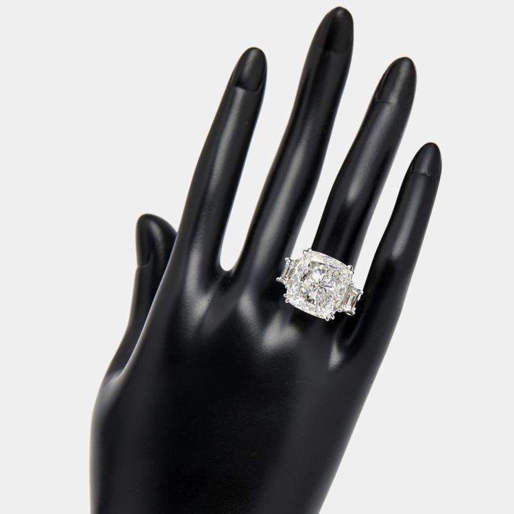 Pre Owned 22.00 cts Cushion Cut and Trapezoid Lab Grown Diamond 18k White Gold Ring Size 53