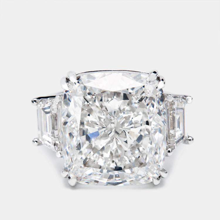 Pre Owned 22.00 cts Cushion Cut and Trapezoid Lab Grown Diamond 18k White Gold Ring Size 53