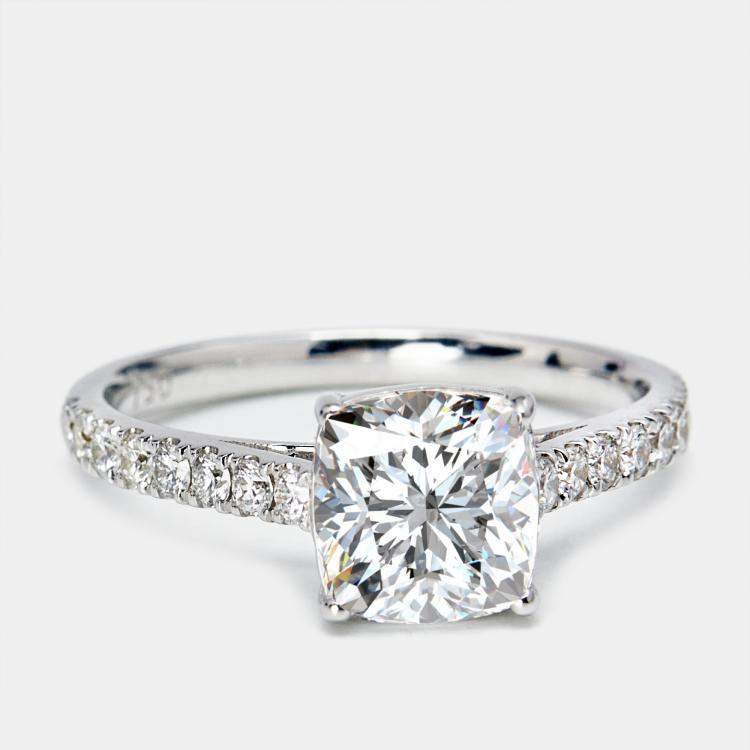 مملوكة مسبقًا 1.85 cts Cushion Cut and Round Lab Grown Diamond 18k White Gold Rings Size 52