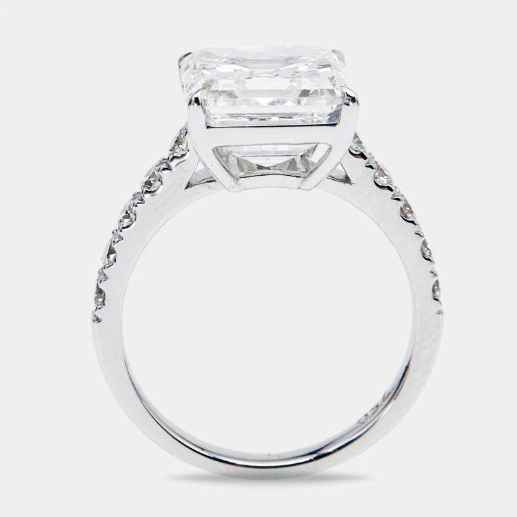 مملوكة مسبقًا 5.50 cts Asscher and Round Lab Grown Diamond 18k White Gold Ring Size 54
