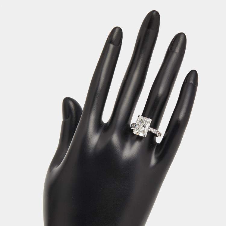Pre Owned 5.50 cts Radiant and Round Lab Grown Diamond 18k White Gold Ring Size 54