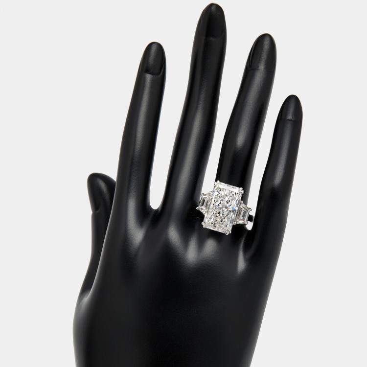 Pre Owned 17.00 cts Radiant Cut and Trapezoid Lab Grown Diamond 18k White Gold Ring Size 51