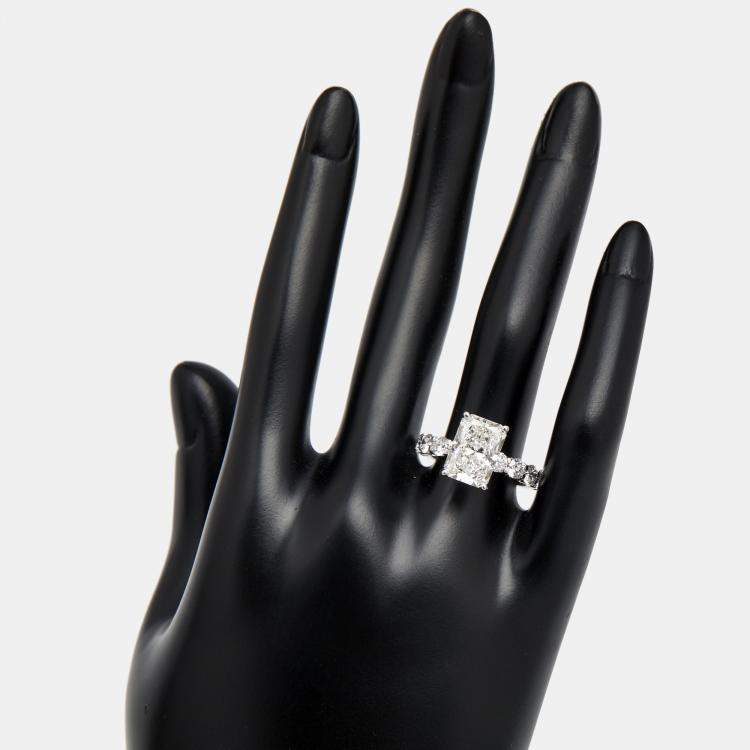 Pre Owned 5.15 cts Radiant Cut and Round Lab Grown Diamond 18k White Gold Ring Size 51