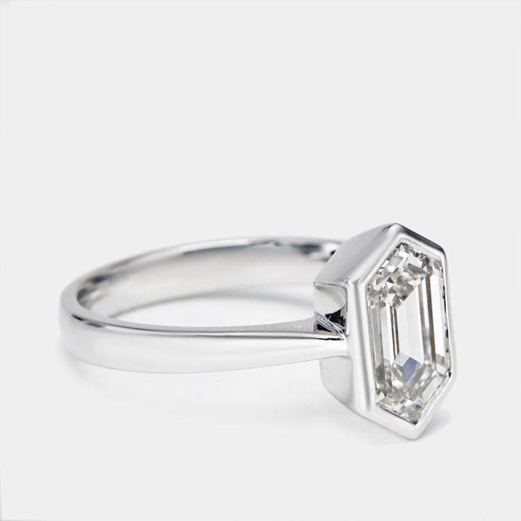 Pre Owned 2.05 cts Hexagon Cut Lab Grown Diamond 18k White Gold Ring Size 51