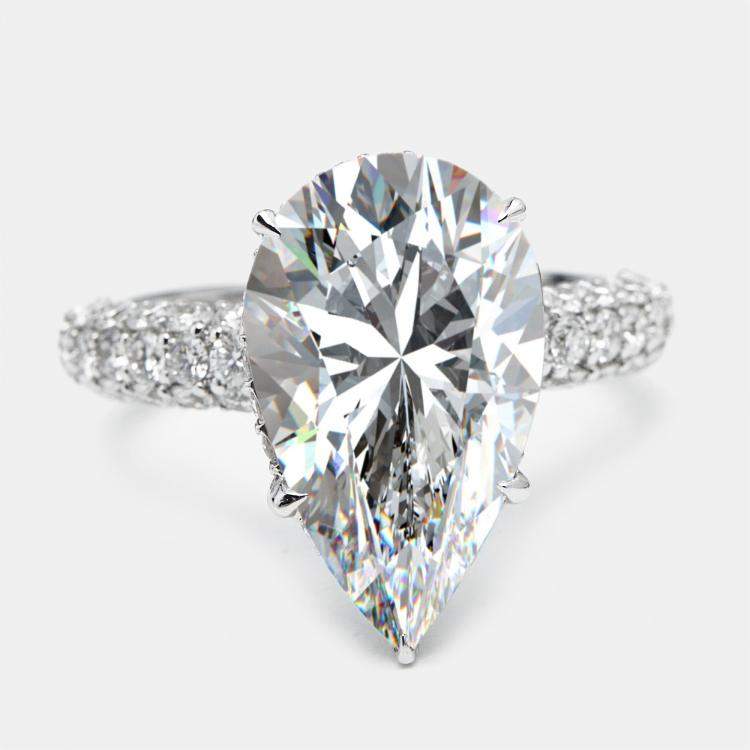 مملوكة مسبقًا 6.25 cts Pear Cut and Round Lab Grown Diamond 18k White Gold Ring Size 53