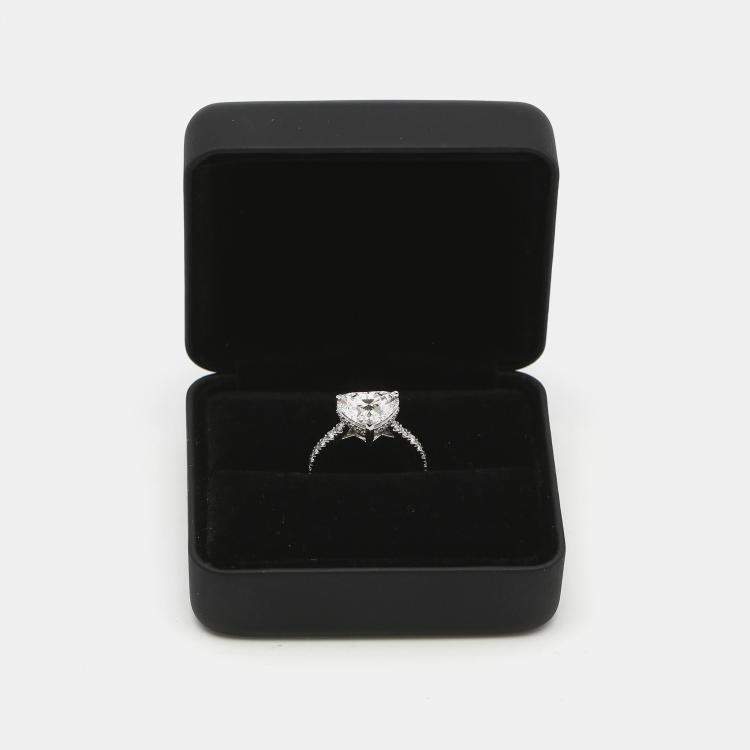 Pre Owned 3.60 cts 18k White Gold Heart Brilliant Round Brilliant Lab Grown Diamonds Ring Size 53