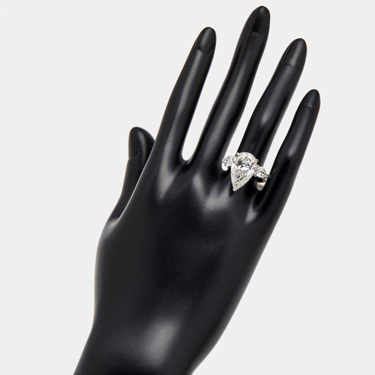 مملوكة مسبقًا 7.7 cts Pear Brilliant Lab Grown Diamond 18k White Gold Ring Size 51