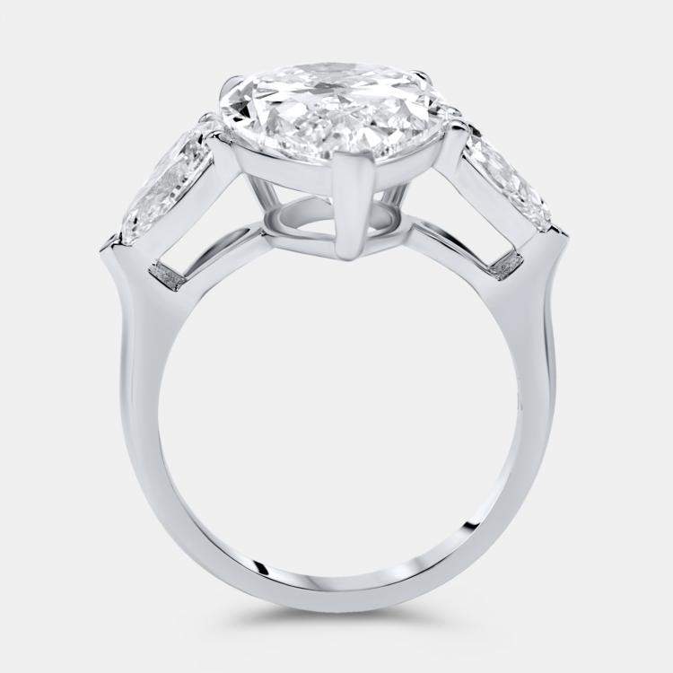 مملوكة مسبقًا 7.7 cts Pear Brilliant Lab Grown Diamond 18k White Gold Ring Size 51