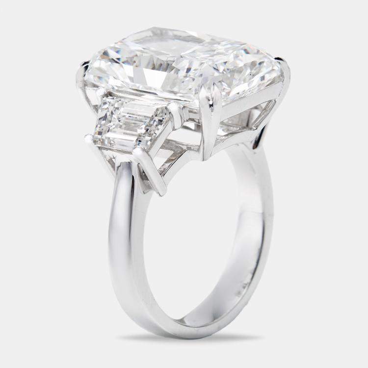 Pre Owned 17.00 cts Radiant and Trapezoid 18k White Gold Lab Grown Diamonds Ring Size 51