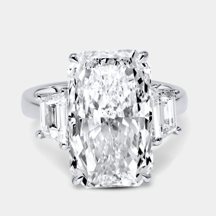 مملوكة مسبقًا 8 cts Radiant and Trapezoid Lab Grown Diamonds 18k White Gold Ring Size 52