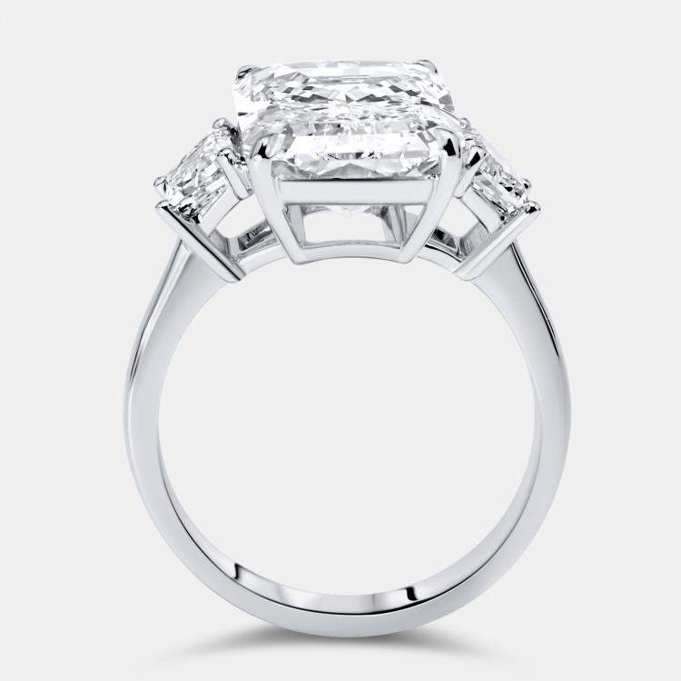 مملوكة مسبقًا 8 cts Radiant and Trapezoid Lab Grown Diamonds 18k White Gold Ring Size 52