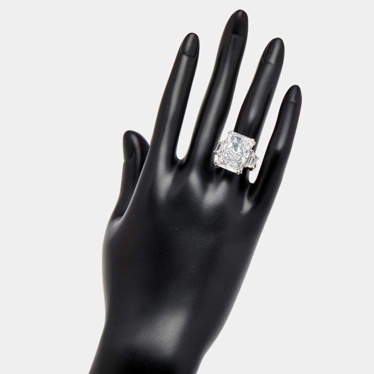 Pre Owned 17.00 cts Radiant and Trapezoid 18k White Gold Lab Grown Diamonds Ring Size 52