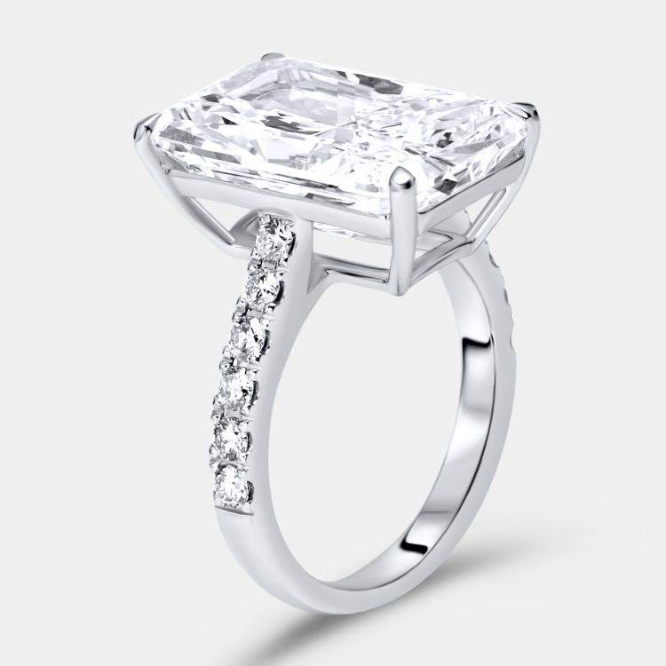 مملوكة مسبقًا 10.50 cts Radiant Cut and Round Lab Grown Diamond 18k White Gold Ring Size 53