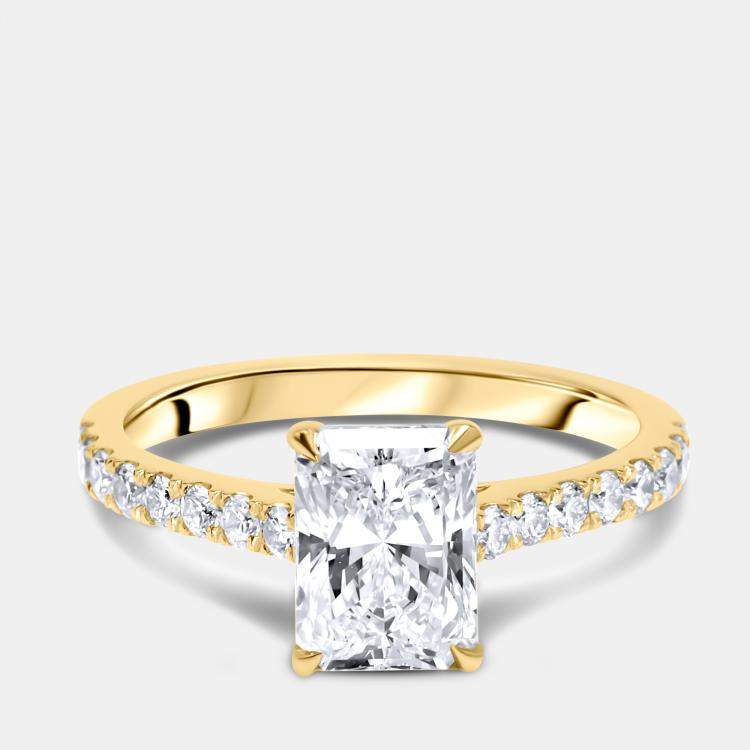 Pre Owned 1.98 cts Radiant and Round Lab Grown Diamond 18k Yellow Gold Ring Size 53