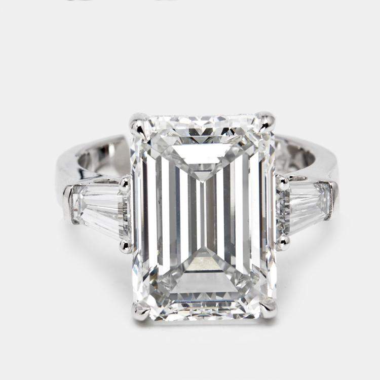 Pre Owned 10.00 cts Emerald Cut and Trapezoid Lab Grown Diamond 18k White Gold Ring Size 53