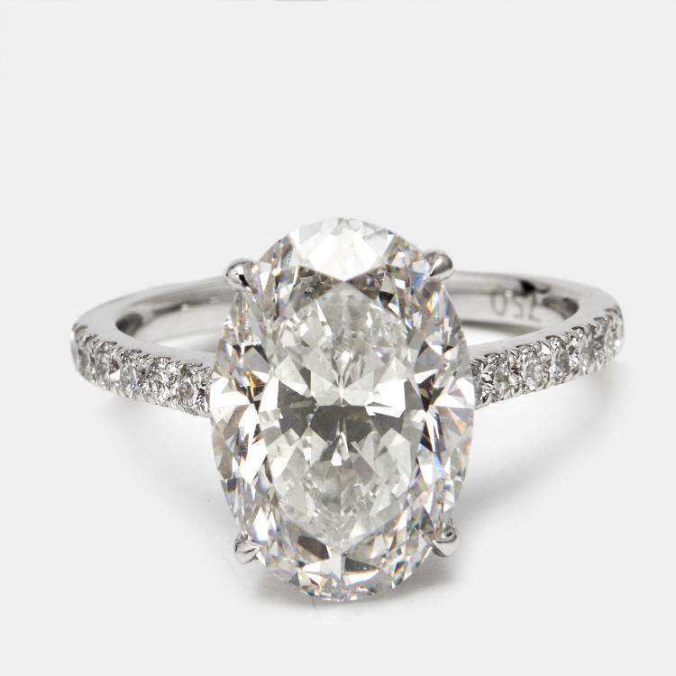Pre Owned 5.3 cts Oval and Round Lab Grown Diamond 18k White Gold Ring Size 54
