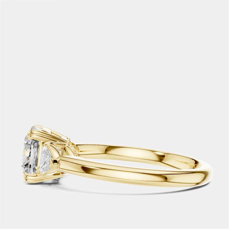 مملوكة مسبقًا 2.00 cts Cushion & Triangle Cut 18k Yellow Gold Lab Grown Diamond Ring Size 53