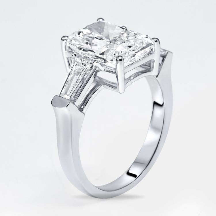 Pre Owned 4.8 cts Radiant Trapezoid Lab Grown Diamond 18k White Gold Ring Size 51