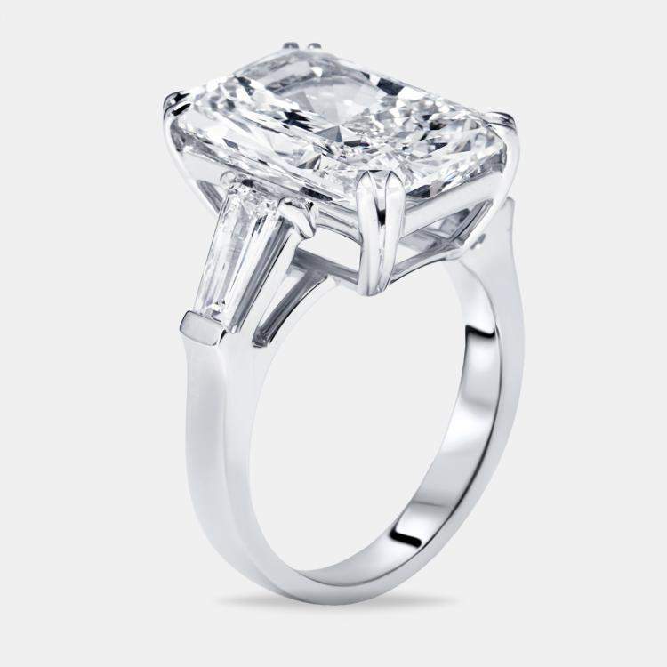 Pre Owned 7.8 cts Radiant Trapazoid Lab Grown Diamond 18k White Gold Ring Size 51