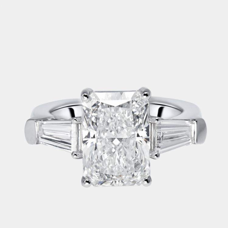 Pre Owned 4.8 cts Radiant Trapezoid Lab Grown Diamond 18k White Gold Ring Size 52