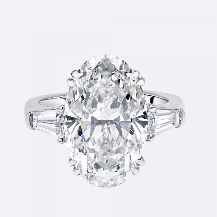 Pre Owned 8 cts Oval Trapezoid Lab Grown Diamond 18k White Gold Ring Size 52