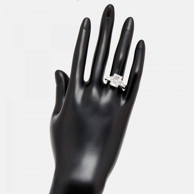 Pre Owned 4.8 cts Radiant Trapezoid Lab Grown Diamond 18k White Gold Ring Size 53