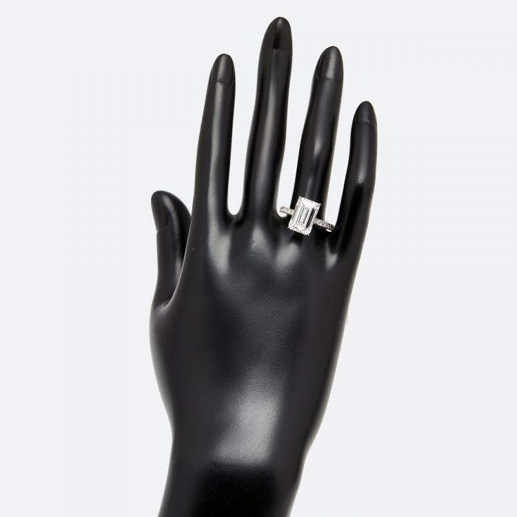 Pre Owned 5.5 cts Emerald Cut Round Lab Grown Diamond 18k White Gold Ring Size 53