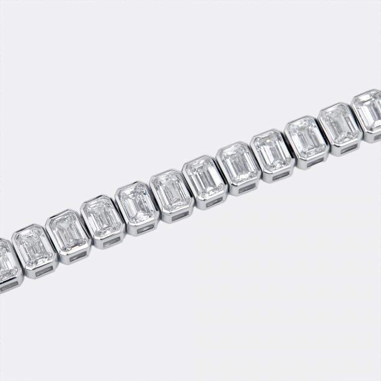 Pre Owned 29.5 cts Emerald Cut Lab Grown Diamonds 18k White Gold Bracelet