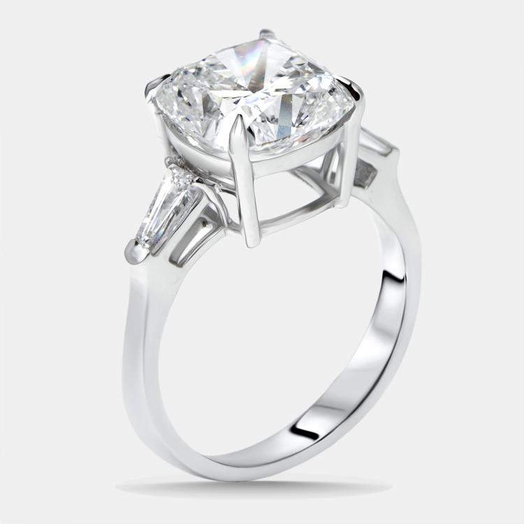 مملوكة مسبقًا 5.5 cts Cushion, Trapezoid Lab Grown Diamonds 18k White Gold Ring Size 52