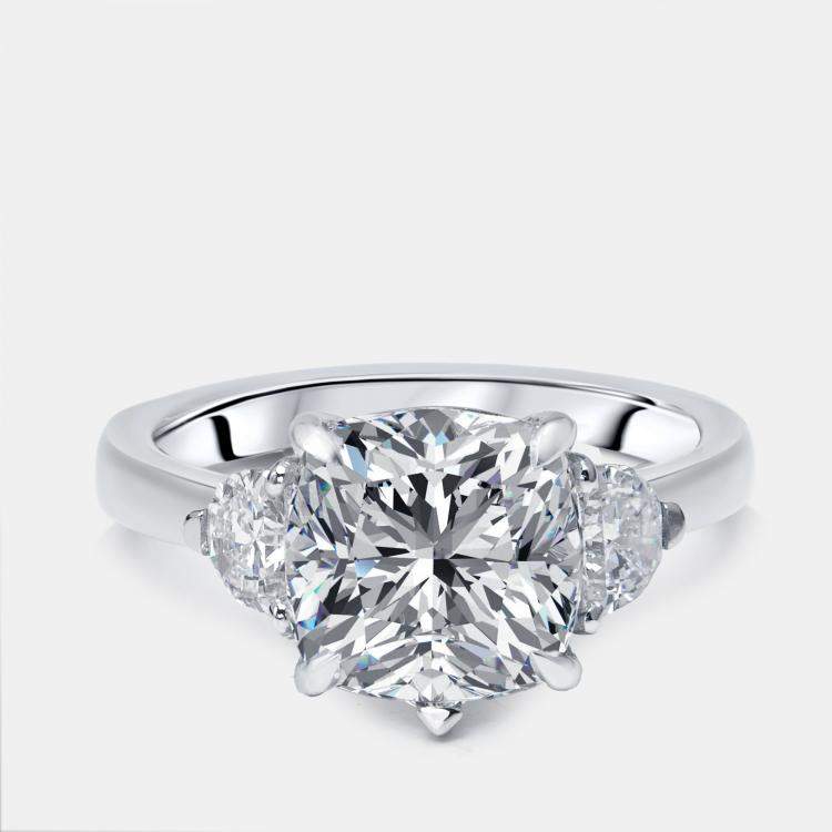 مملوكة مسبقًا 3.5 cts Cushion, Halfmoon Lab Grown Diamonds 18k White Gold Ring Size 52