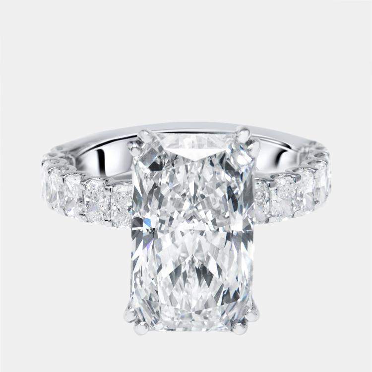 مملوكة مسبقًا 6.4 cts Radiant, Round Lab Grown Diamonds 18k White Gold Ring Size 52
