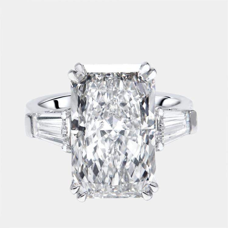 Pre Owned 7.8 cts Radiant, Trapezoid Lab Grown Diamonds 18k White Gold Ring Size 52